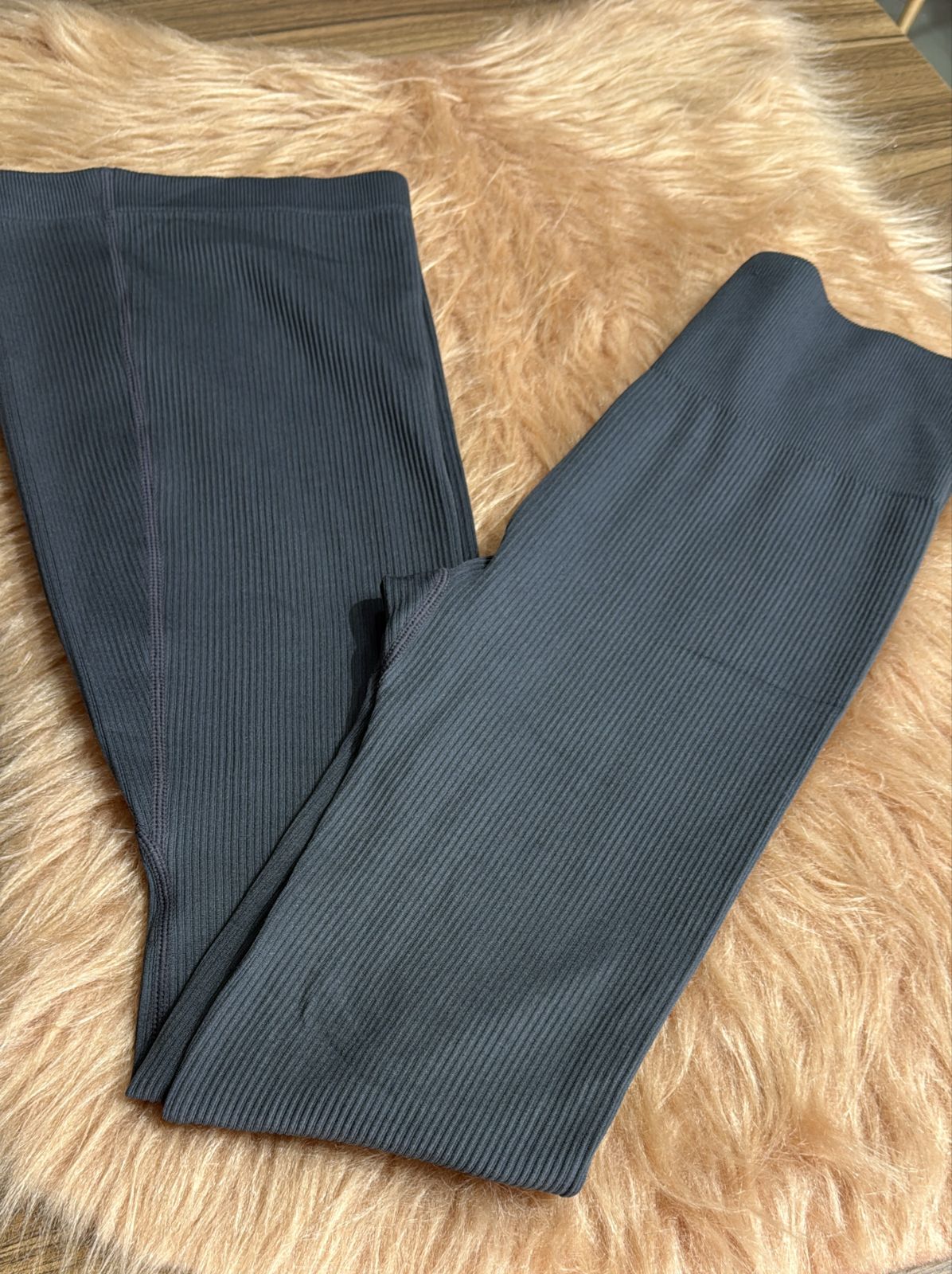 Calça Canelada Flare