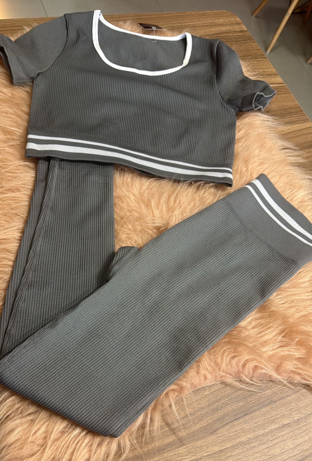 Conjunto Canelado de Manga